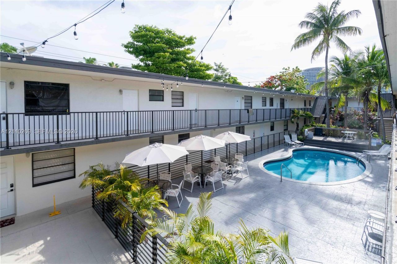 3265 Virginia St, Unit 14, Miami, FL 33133 Main Photo