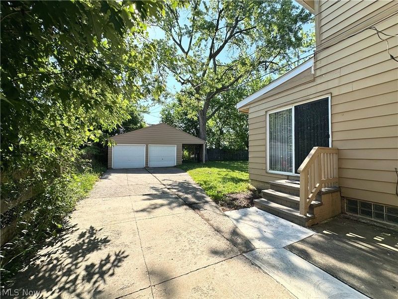 3709 Chelton Road, Shaker Heights, OH 44120 Photo 2