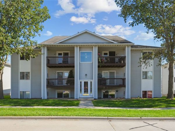 540 Augusta Circle , North Liberty, IA 52317