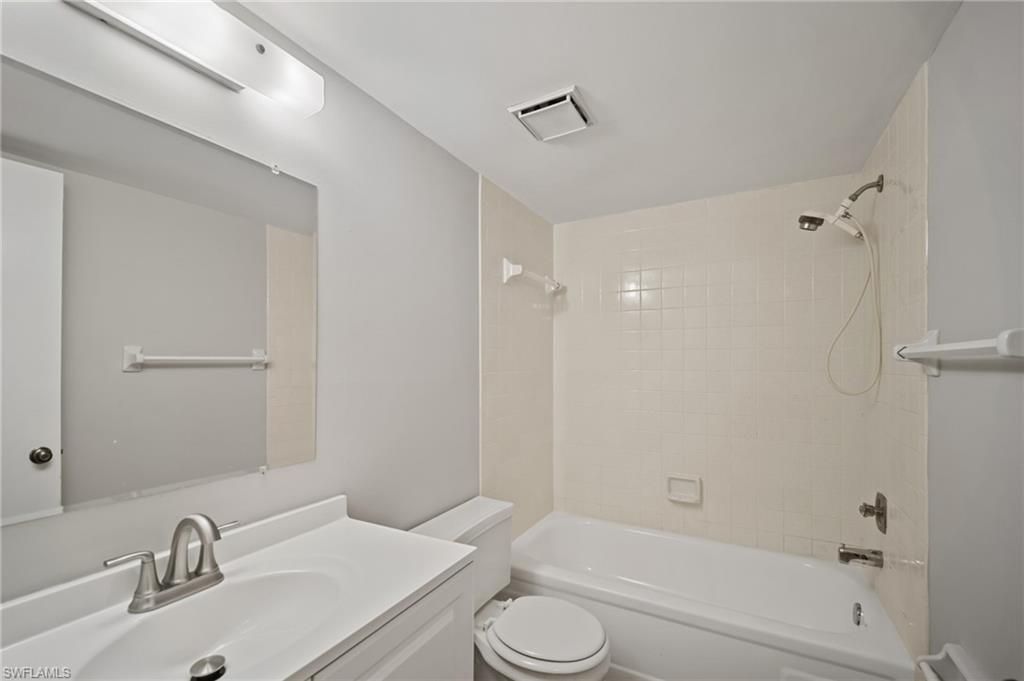5635 Rattlesnake Hammock Rd, Unit 203D, Naples, FL 34133 Photo