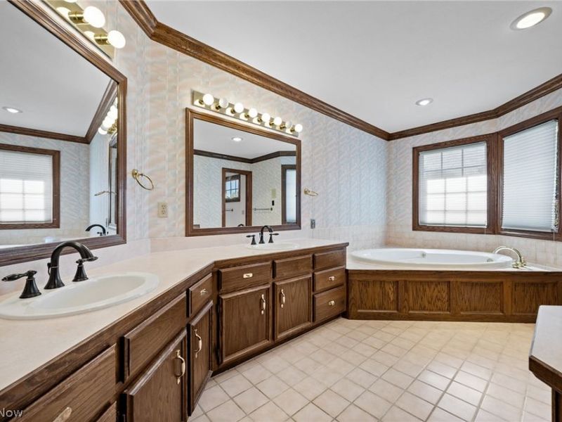 7004 Salerno Street NW, Canton, OH 44718 Photo 28