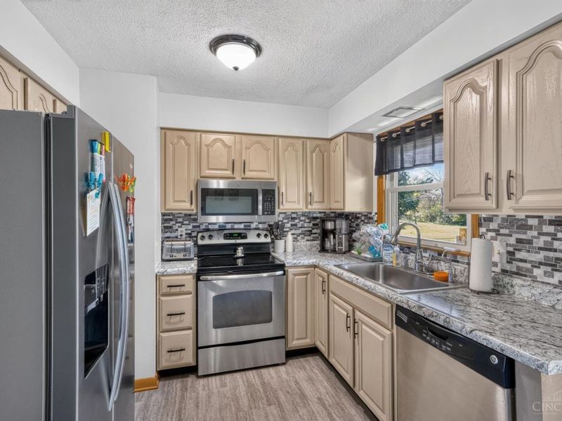 3909 Sterling Drive, Franklin Township, OH 45005 Photo 6