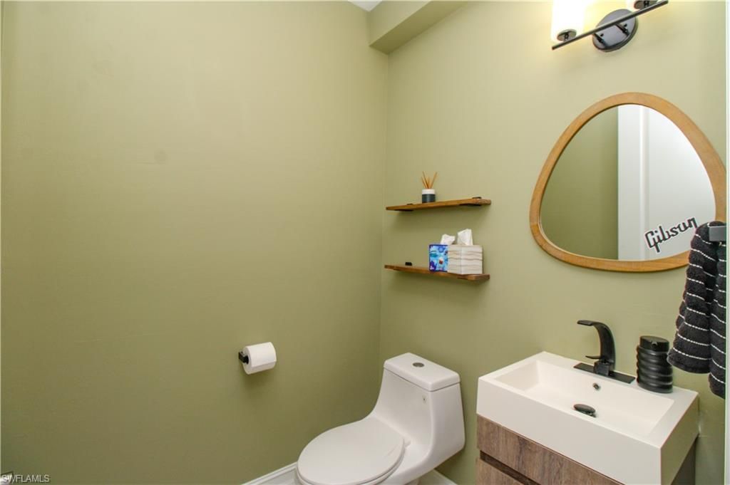 7421 Rockefeller Dr , Naples, FL 34119 Photo