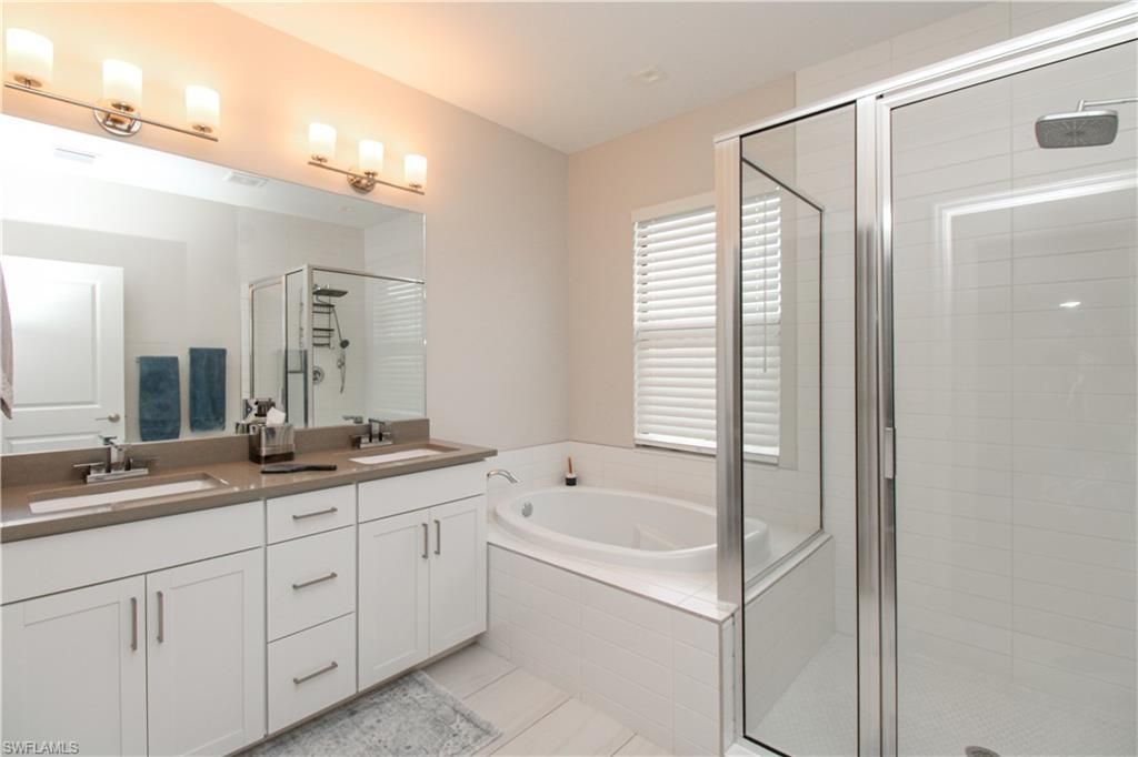 7421 Rockefeller Dr , Naples, FL 34119 Photo