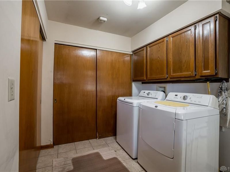 6315 Country Estates Drive, Tipp City, OH 45371 Photo 14