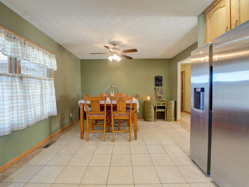 104 Warwick Court, Greenville, OH 45331 Photo 12
