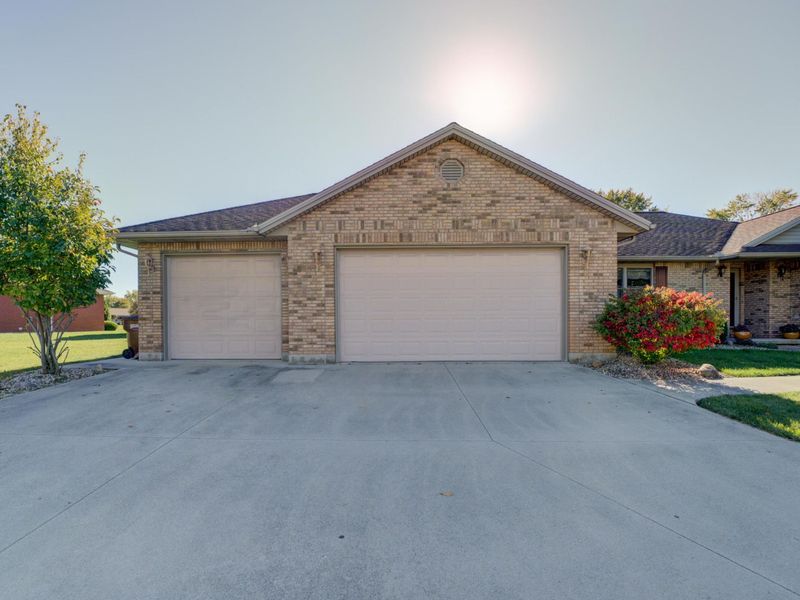 104 Warwick Court, Greenville, OH 45331 Photo 4