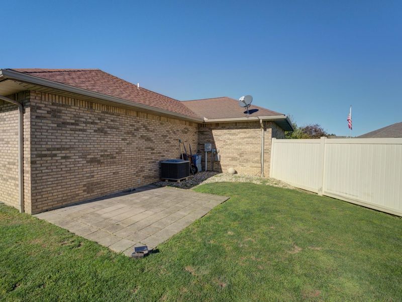 104 Warwick Court, Greenville, OH 45331 Photo 5