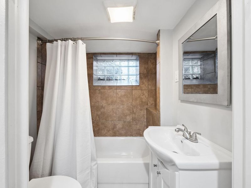 1942 Guilford Road, Columbus, OH 43221 Photo 32