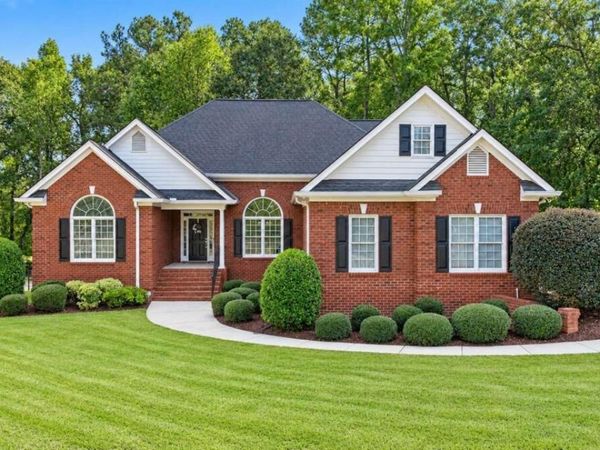 1050 Dials Plantation Drive, Statham, GA 30666