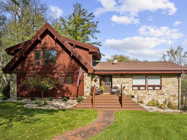 3943 Beaver Ridge Circle, Cedar Falls, IA 50613
