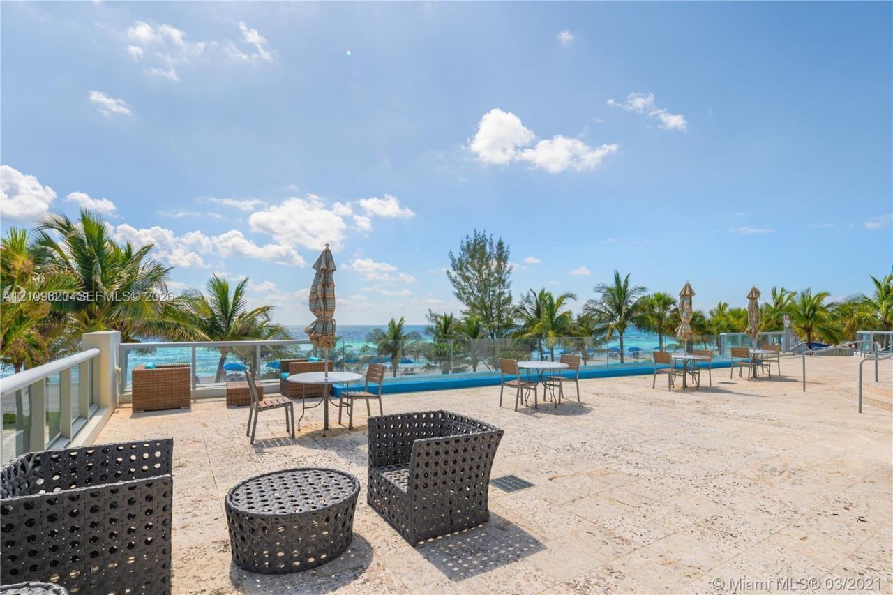 18683 Collins Av , Unit 510, Sunny Isles Beach, FL 33160 Photo