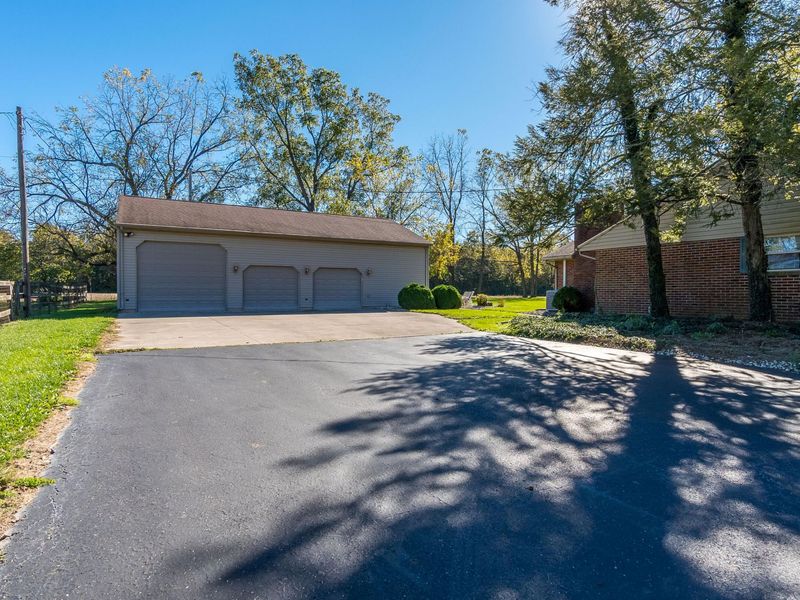 6315 Country Estates Drive, Tipp City, OH 45371 Photo 25