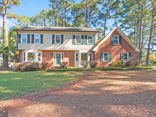 724 Lanford Springs Drive SW, Lilburn, GA 30047