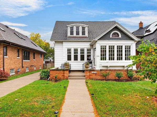 4101 N LARKIN St, Shorewood, WI 53211
