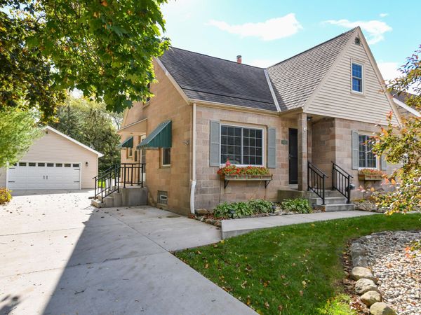 13501 W Greenfield Ave, New Berlin, WI 53151
