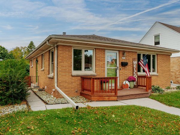 2569 S 94th St, West Allis, WI 53227