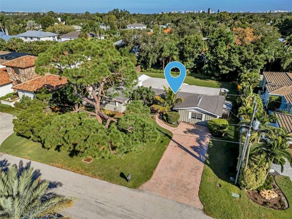 1605 N LAKE SHORE DRIVE , SARASOTA, FL 34231