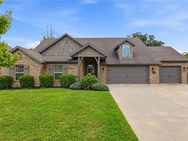 1061 Quail Hollow Drive , Bentonville, AR 72713