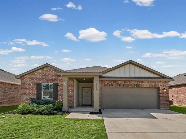 1716 Escondido Drive, Fort Worth, TX 76052