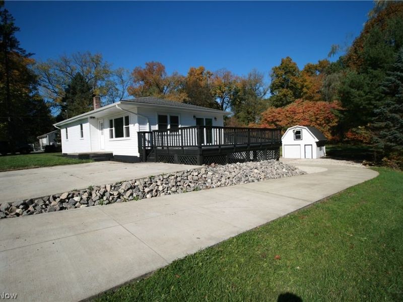 2689 Heckman Road, Green, OH 44685 Photo 2
