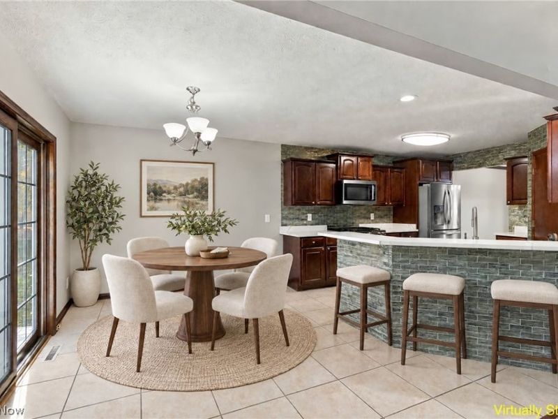 15831 Falmouth Oval , Middleburg Heights, OH 44130 Photo 15