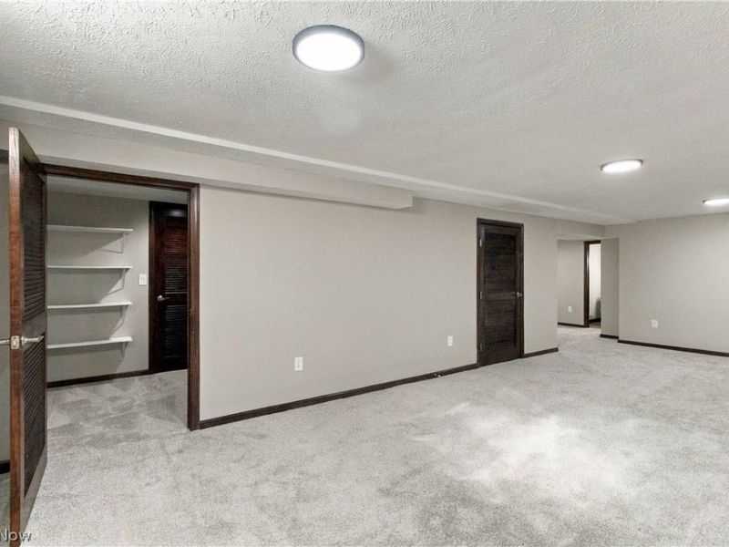 15831 Falmouth Oval , Middleburg Heights, OH 44130 Photo 32
