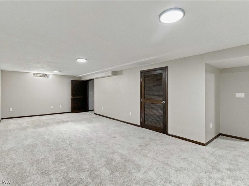 15831 Falmouth Oval , Middleburg Heights, OH 44130 Photo 33