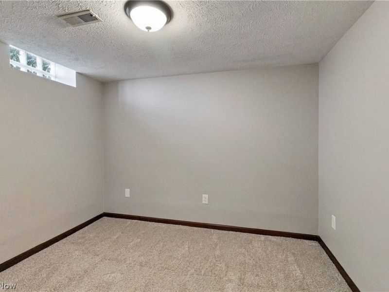 15831 Falmouth Oval , Middleburg Heights, OH 44130 Photo 35