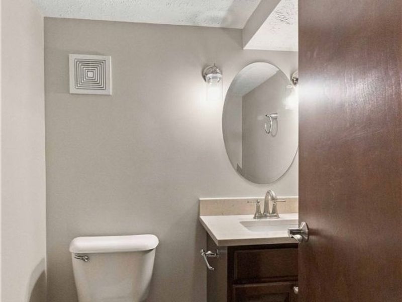 15831 Falmouth Oval , Middleburg Heights, OH 44130 Photo 37