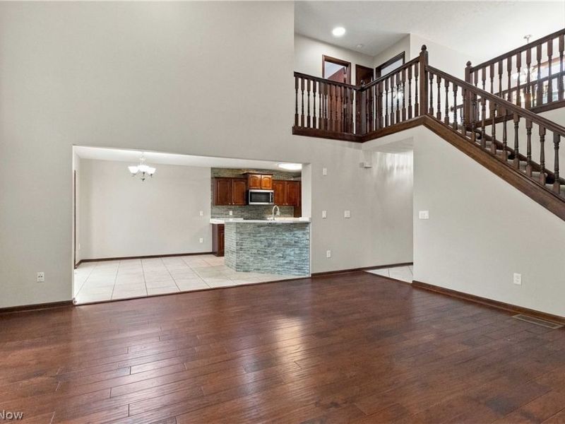 15831 Falmouth Oval , Middleburg Heights, OH 44130 Photo 4