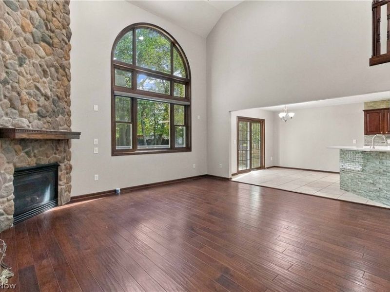 15831 Falmouth Oval , Middleburg Heights, OH 44130 Photo 5
