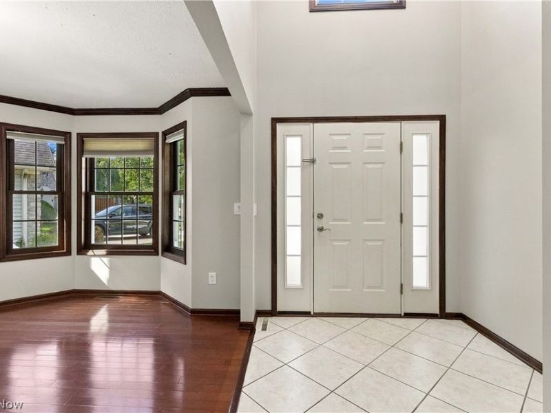 15831 Falmouth Oval , Middleburg Heights, OH 44130 Photo 8