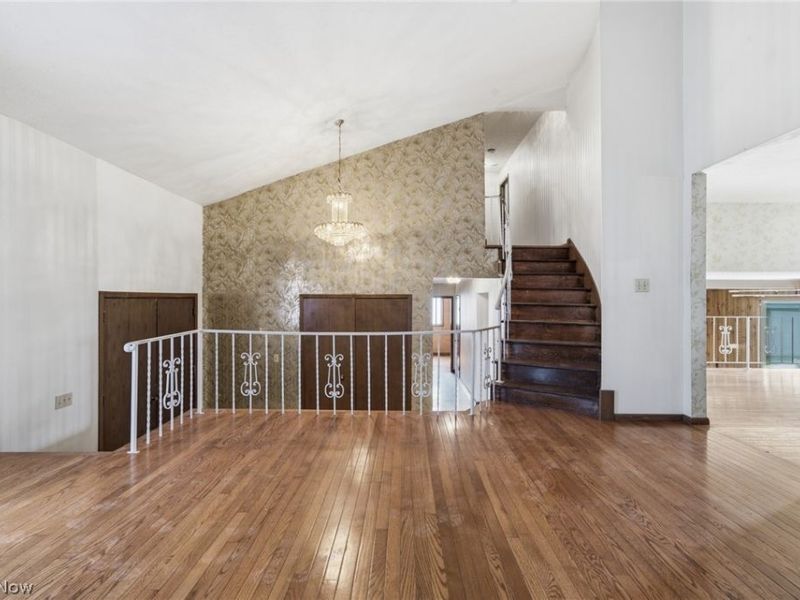15559 Cottonwood Oval, Middleburg Heights, OH 44130 Photo 10