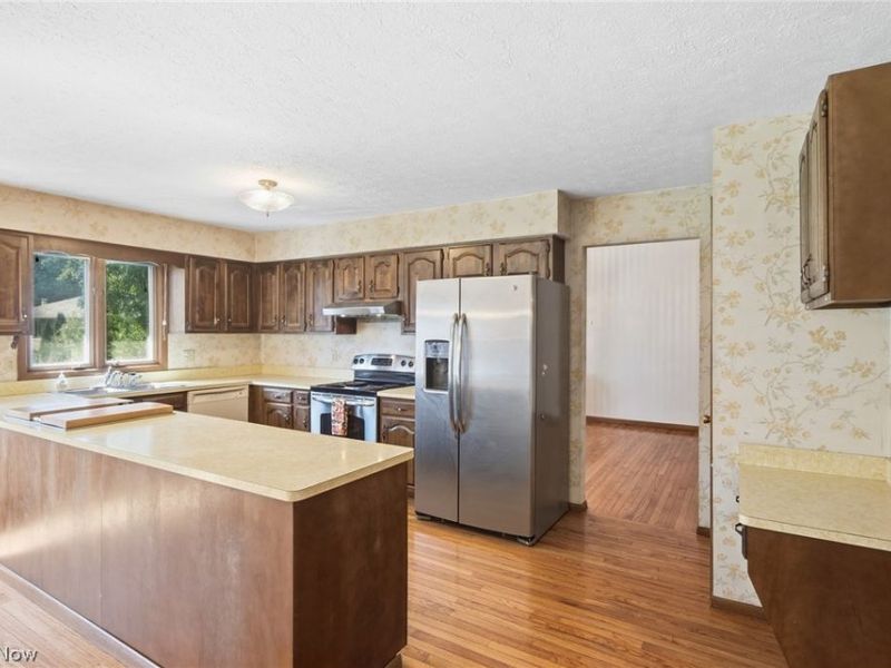 15559 Cottonwood Oval, Middleburg Heights, OH 44130 Photo 13