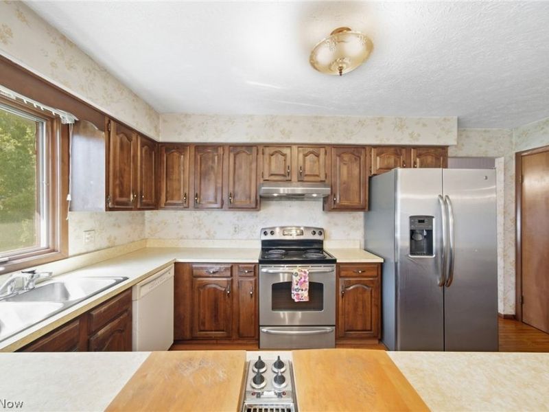15559 Cottonwood Oval, Middleburg Heights, OH 44130 Photo 14