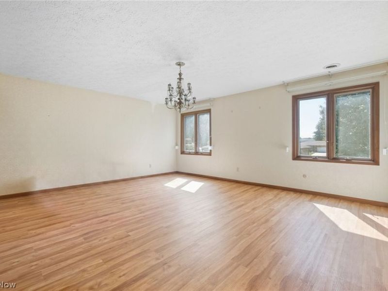 15559 Cottonwood Oval, Middleburg Heights, OH 44130 Photo 25
