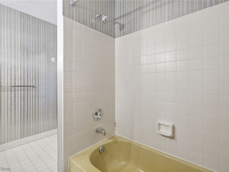 15559 Cottonwood Oval, Middleburg Heights, OH 44130 Photo 31