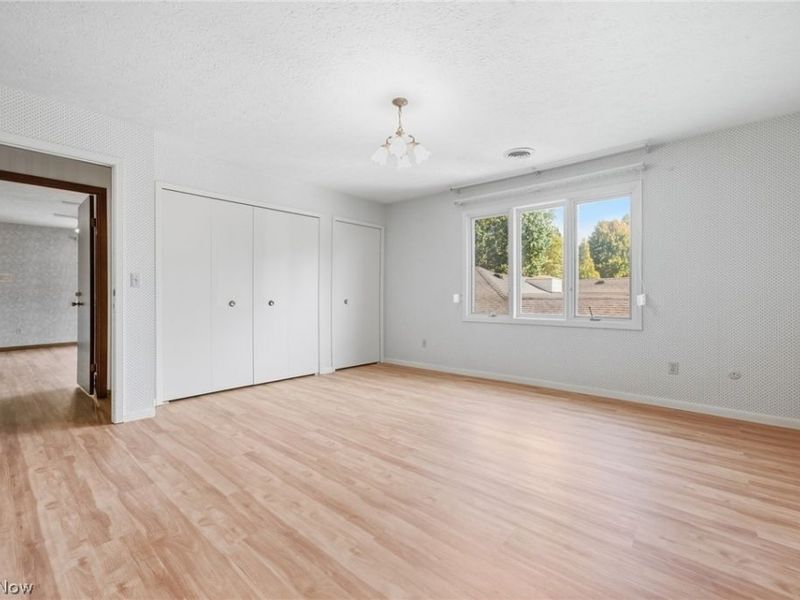 15559 Cottonwood Oval, Middleburg Heights, OH 44130 Photo 33