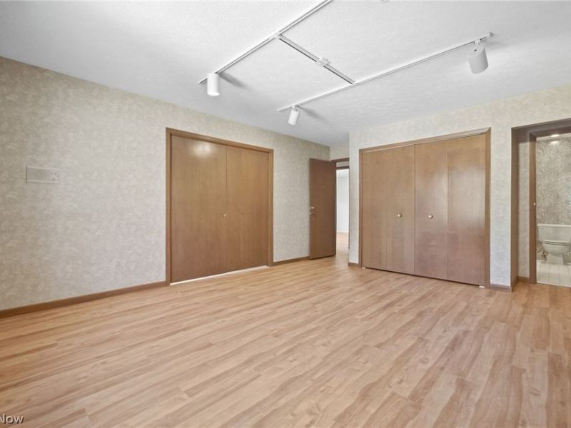 15559 Cottonwood Oval, Middleburg Heights, OH 44130 Photo 36