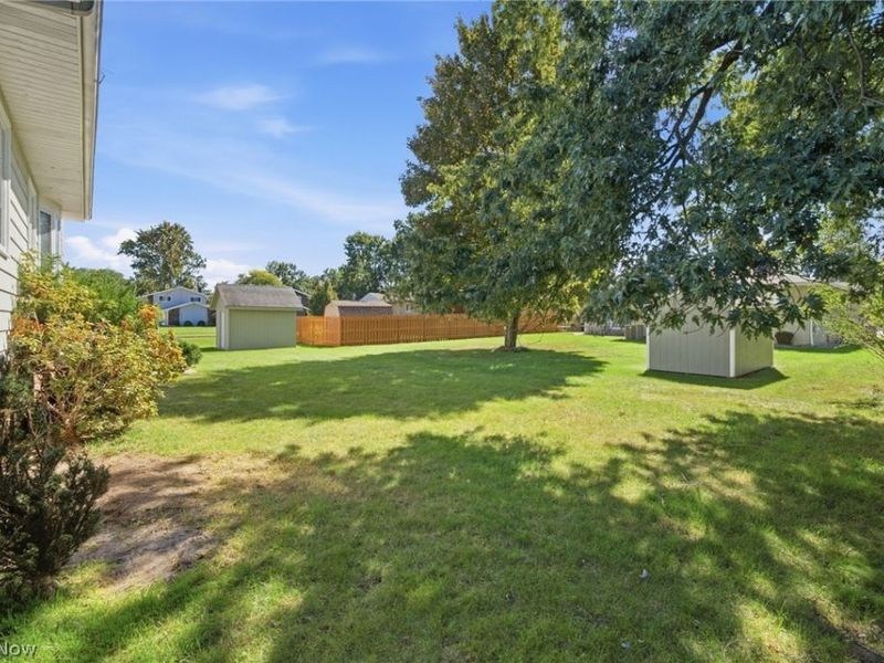 15559 Cottonwood Oval, Middleburg Heights, OH 44130 Photo 47