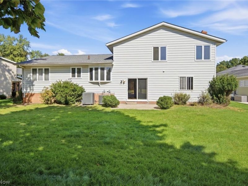 15559 Cottonwood Oval, Middleburg Heights, OH 44130 Photo 50