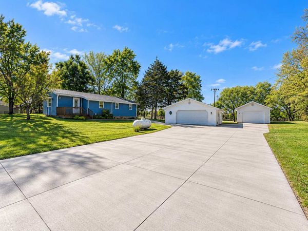 110 Pine Street NW, New London, MN 56273