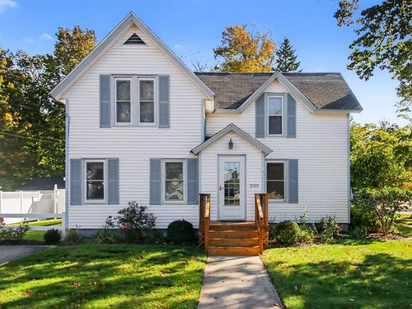 335 Pearl Street, South Haven, MI 49090