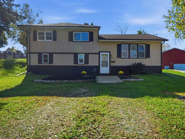 454 MULBERRY Place, Canton, IL 61520