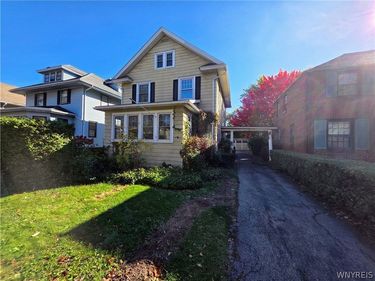 33 E Girard Boulevard , Buffalo, NY 14217