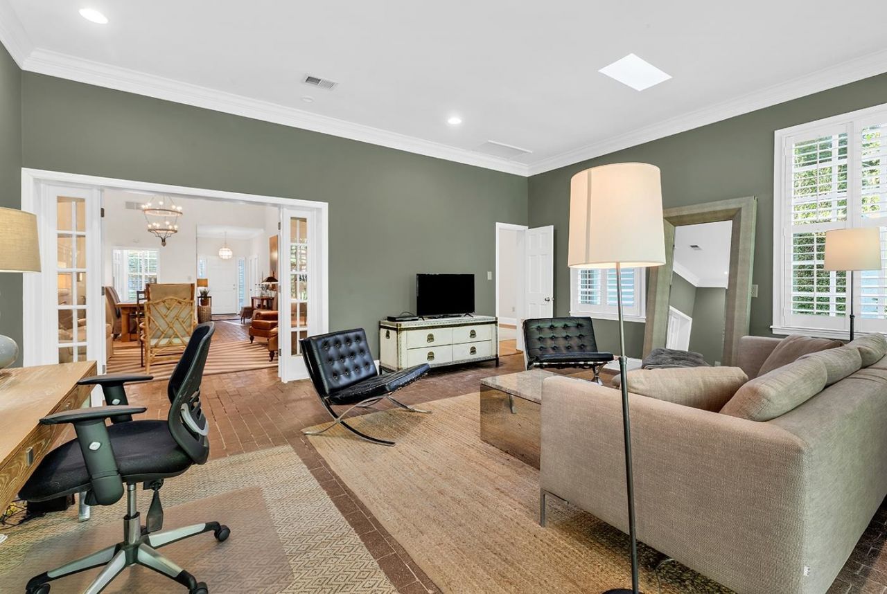 73 Simons Ln. Photo 19
