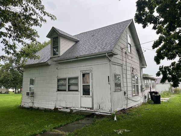 104 N Elm Street , Mclean, IL 61754