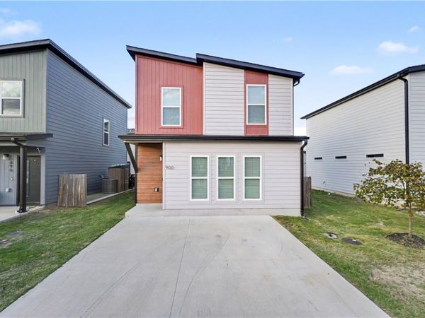900 Massachusetts Avenue, Bentonville, AR 72713