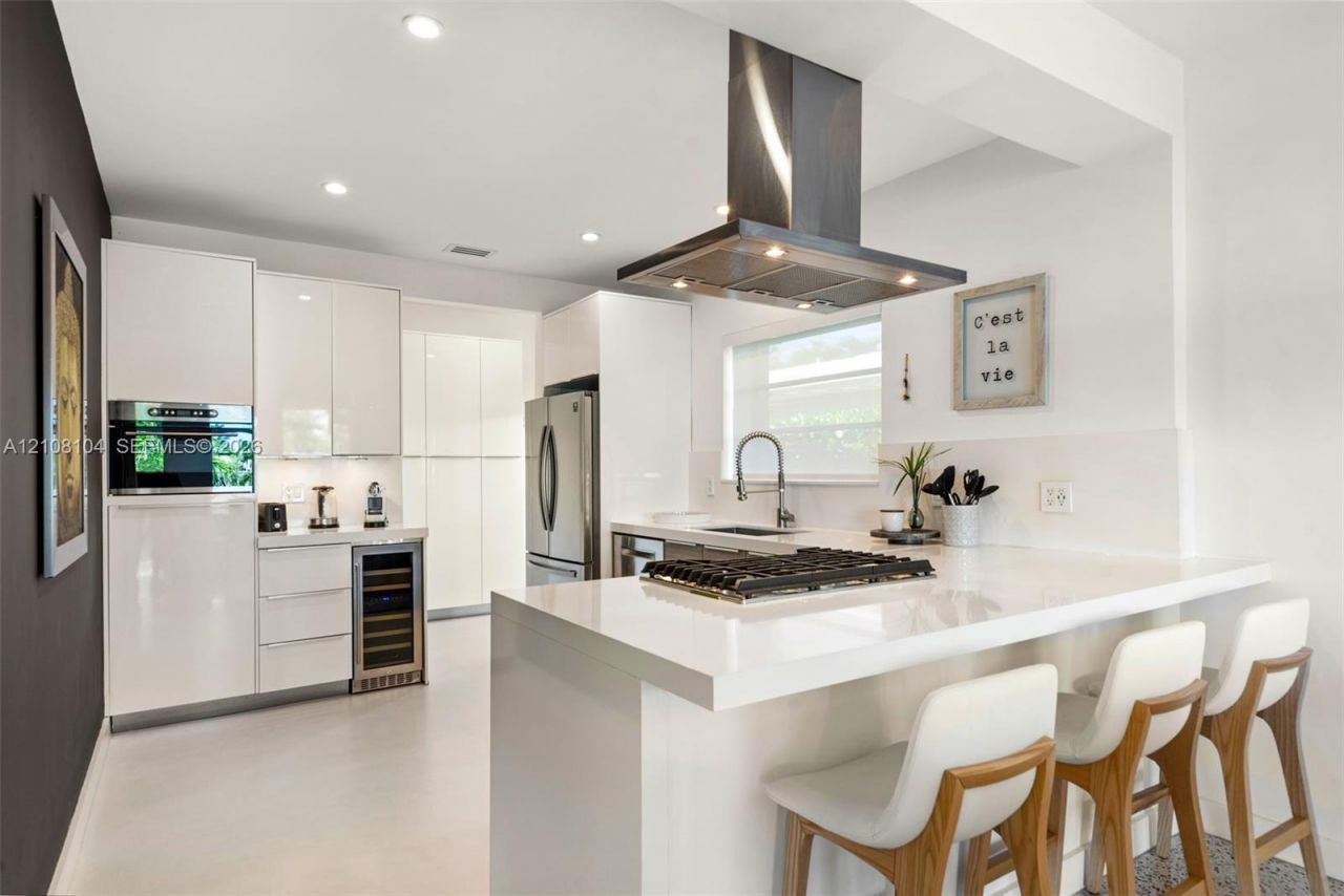 365 N Shore Dr , Miami Beach, FL 33141 Photo